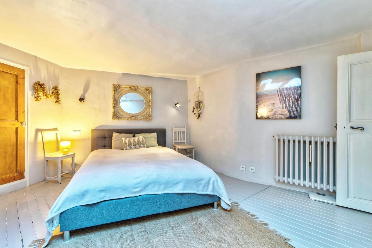 Townhouse Mougins In The Old Village, Fantastic View, Sea And Mountains エクステリア 写真