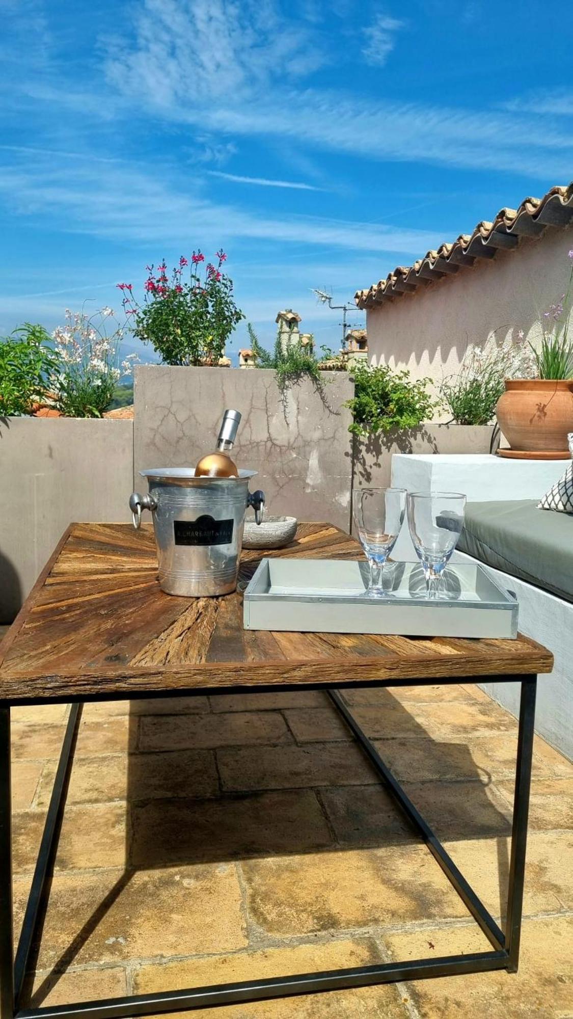 Townhouse Mougins In The Old Village, Fantastic View, Sea And Mountains エクステリア 写真
